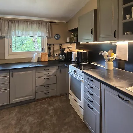 5 Bedroom In Holiday home